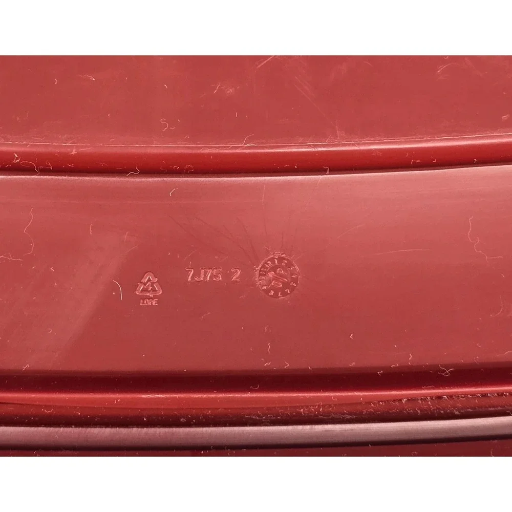 Rubbermaid Easy Finds Lids Food Storage Container 24c Chili Red Rectangular 7J76